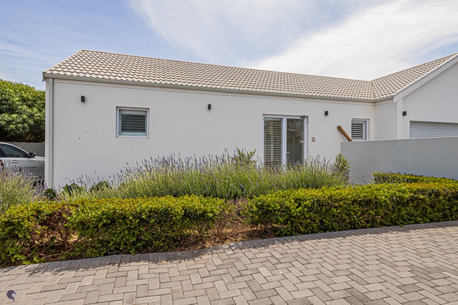6 Bedroom Property for Sale in Country Club Western Cape